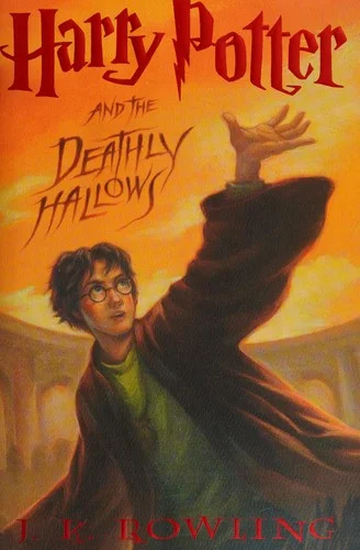 Cover of Harry Potter and the Deathly Hallows (Harry Potter, #7)