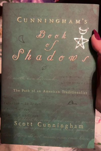 Cover of Cunningham's book of shadows: the path of an American traditionalist